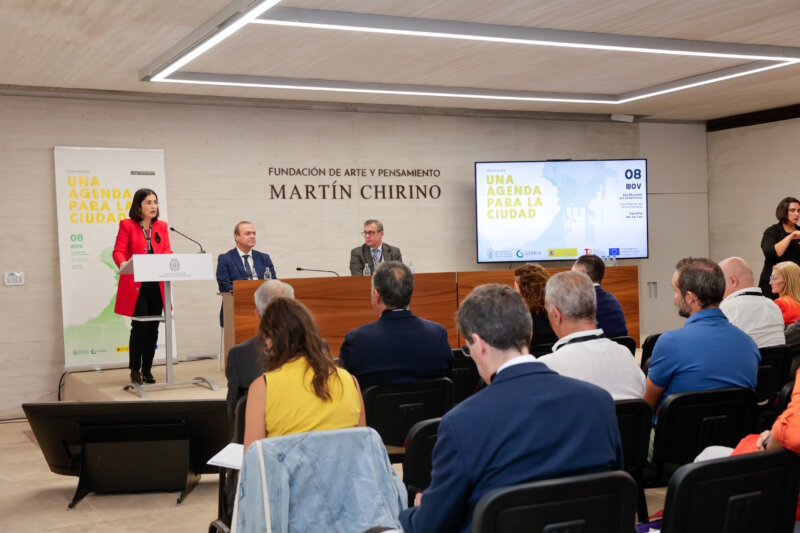 Hidalgo destaca el carácter "vanguardista" de Las Palmas en el Día mundial del Urbanismo