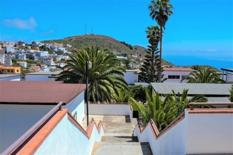 El Hierro ha triplicado en los últimos años el número de viviendas vacacionales