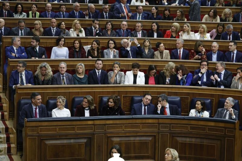 Gobierno y bancada diputados PSOE apertura legislatura. Efe