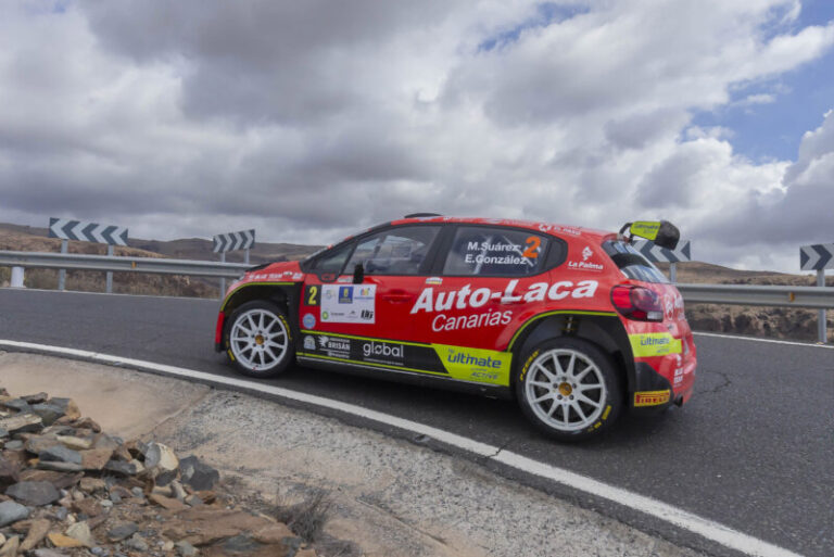 Miguel Suárez y Eduardo González defienden su liderato en el Rally Orvecame Isla de Lanzarote