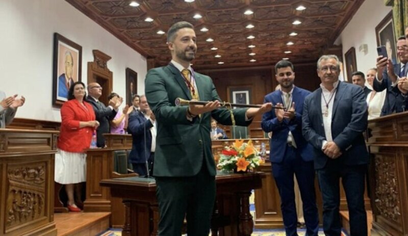 Acusan al alcalde de Telde de "esquilmar partidas sociales" para pagar festejos