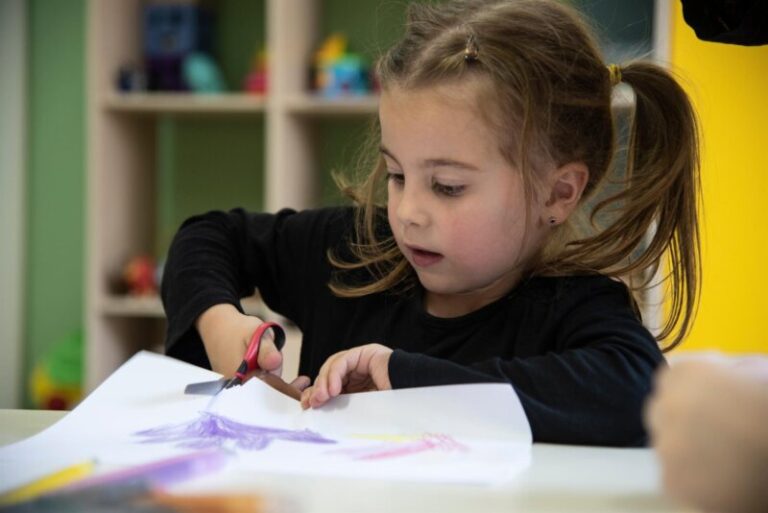 La 26ª edición del programa ‘Abraza tus valores’ de Aldeas Infantiles contará con unos 8.000 escolares