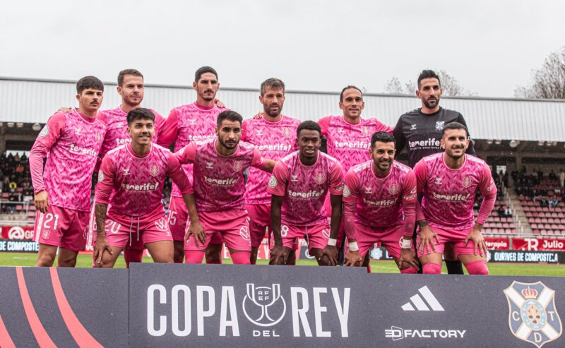 Equipo inicial del CD Tenerife en el partido que les enfrentó a la SD Compostela en la primera ronda de la Copa del Rey 23/24 / CD Tenerife