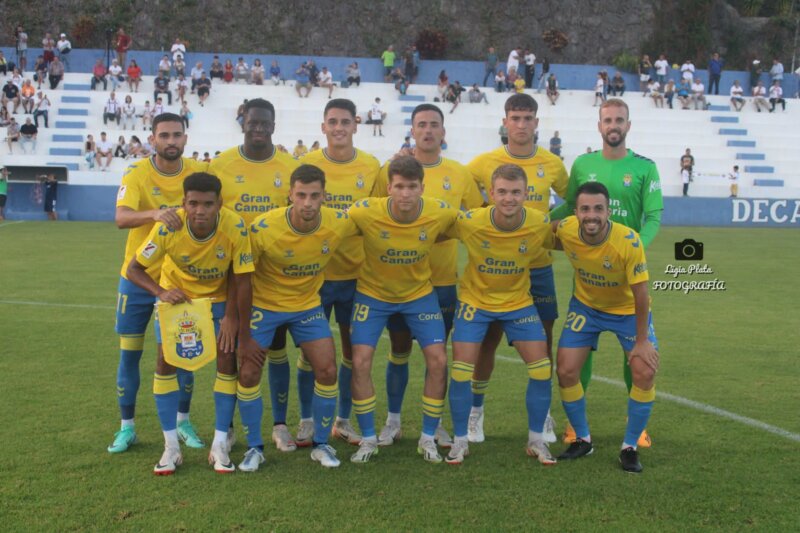 Foto Alineación de la UD Las Palmas en este encuentro amistoso con la SD Tenisca. Foto X UD Las Palmas 