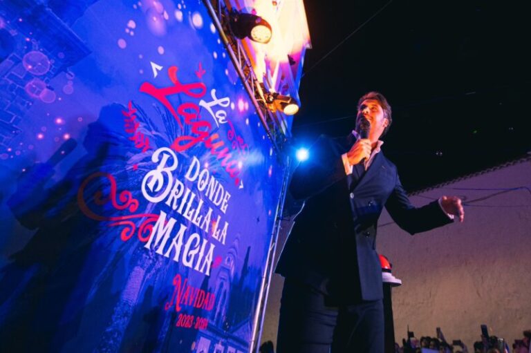 La Laguna ya decora sus calles con el alumbrado navideño