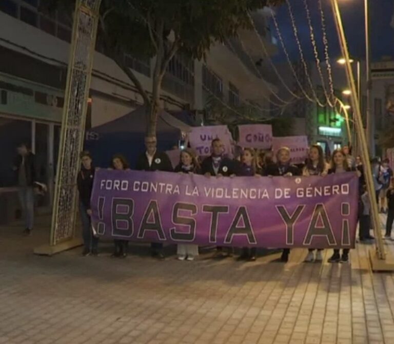 Manifestación contra la violencia de género en Arrecife