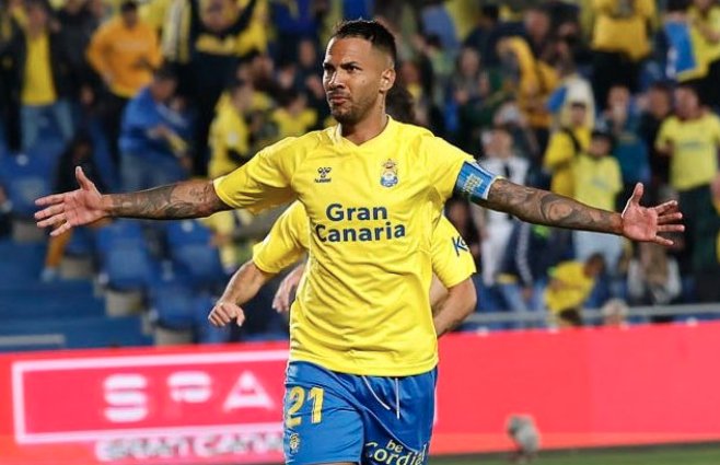 Pimienta no cuenta con Jonathan Viera y el club busca una salida