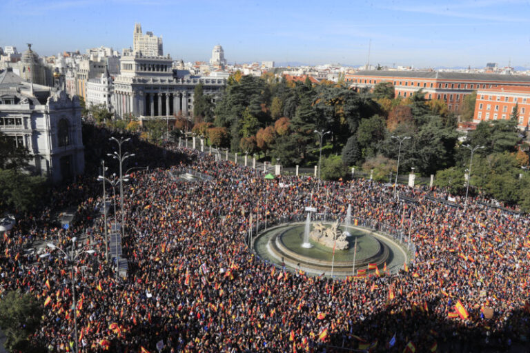 Manifestación multitudinaria en Madrid en protesta contra la ley de amnistía