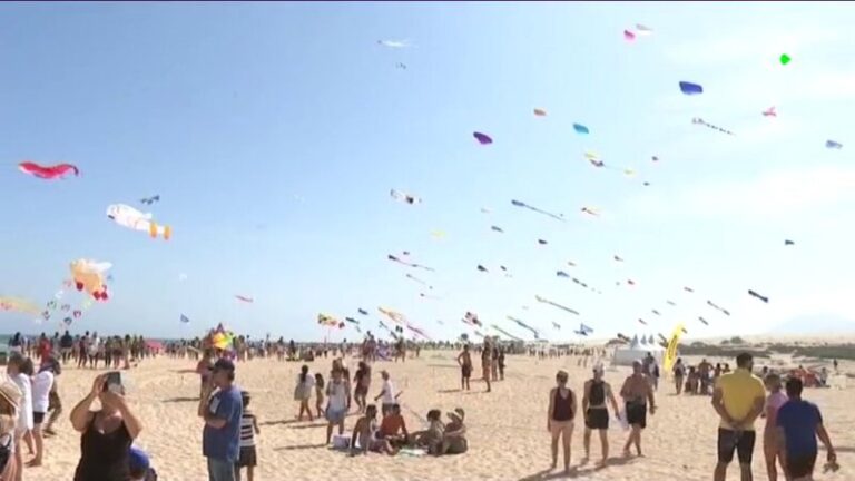 Récord de participación en el Festival Internacional de Cometas de Corralejo