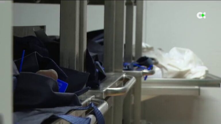 Cuatro días de espera para enterrar a sus familiares