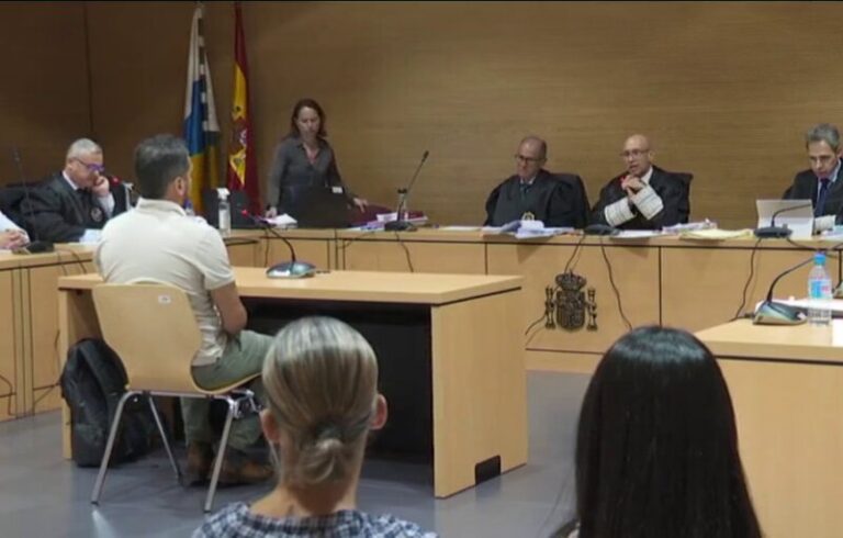Visto para sentencia el juicio contra dos policías por agresiones e insultos racistas