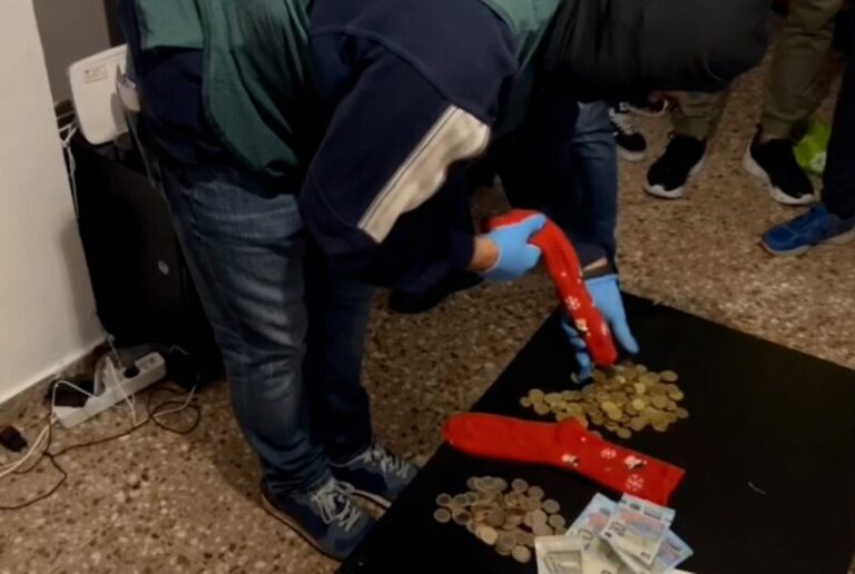 Detenidas cinco personas acusadas de hasta 49 robos fuerza en Tenerife