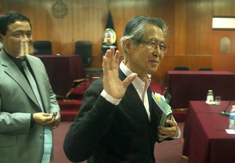 El expresidente de Perú Alberto Fujimori sale de prisión