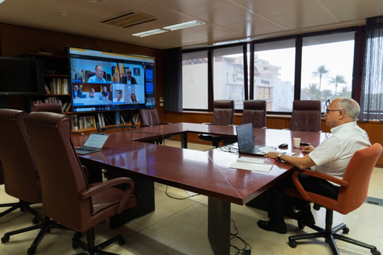 Los cabildos canarios piden mantener la flexibilidad de las reglas fiscales para 2024