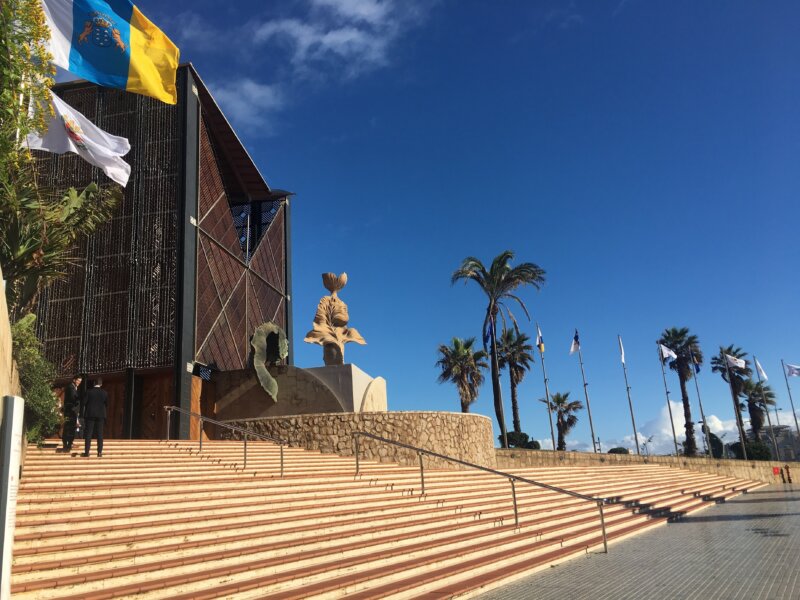 la JOCAN ha invitado a varios músicos de la Orquesta Joven de Andalucía (OJA) a compartir escenario, en una colaboración especial que hará posible unir a un total de 75 músicos sobre las tablas.