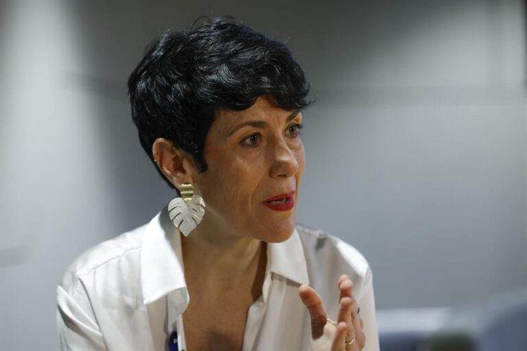 Elma Saiz: “España no es racista, pero hay partidos que hacen apología de la xenofobia”