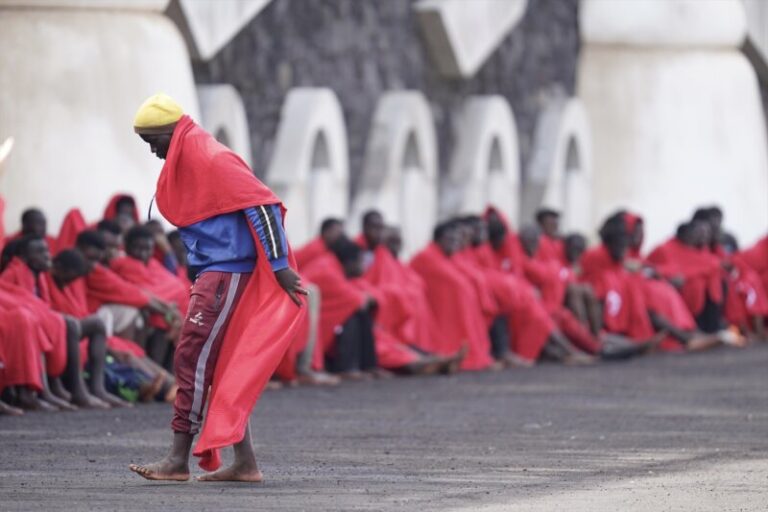 Llegan 147 personas en dos cayucos a El Hierro