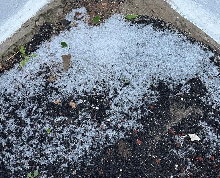 Se tratará de chubascos localmente fuertes, de tipo tormentoso, que podrían estar acompañados de granizo y fuertes rachas de viento