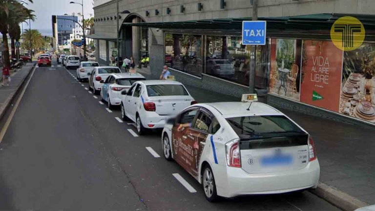 Los taxistas protestan por el intrusismo en el sector