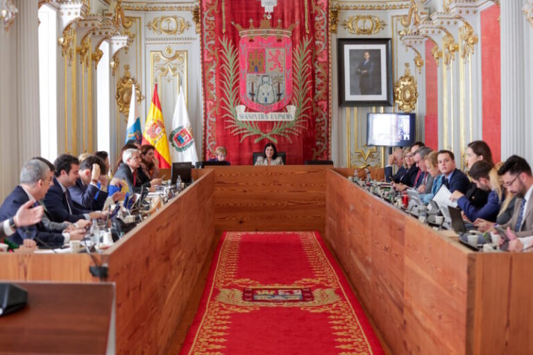 Las Palmas de Gran Canaria agiliza el pago a proveedores y reduce un 50% la deuda comercial durante el último año