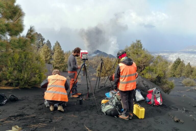 Un estudio promovido por Involcan revela la cantidad de CO2 emitida en la erupción del Tajogaite