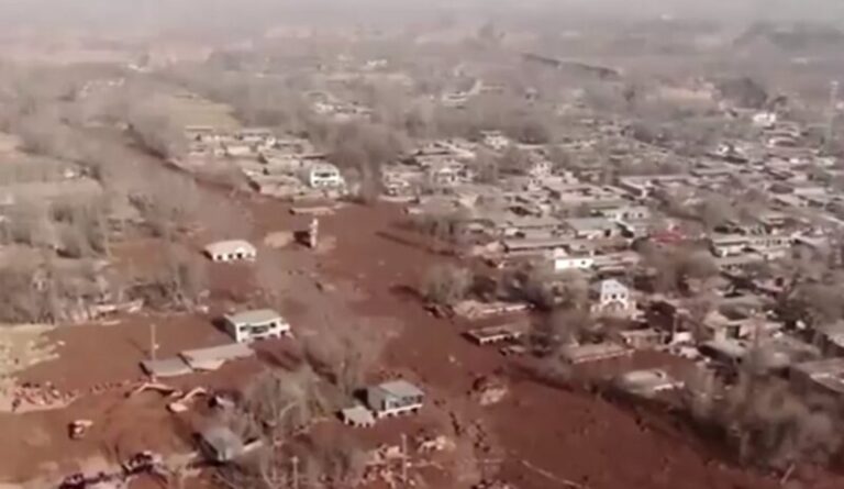Más de un centenar de muertos y 200 heridos tras un terremoto de 6,2 en el noroeste de China
