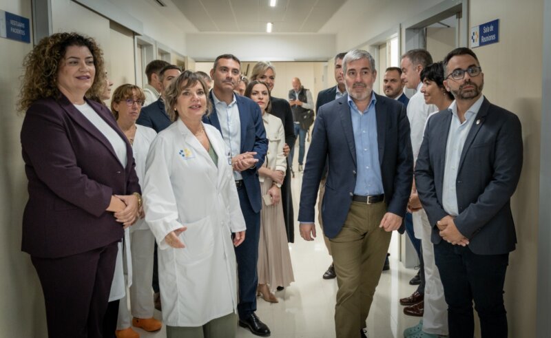 Visita Clavijo Hospital Molina Orosa.