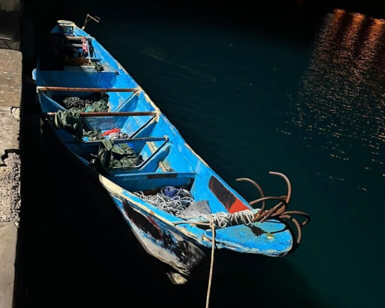 Llegan más de 200 personas en cuatro cayucos a las islas