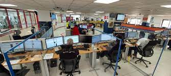 Herido un conductor al volcar en una calle de Las Palmas de Gran Canaria