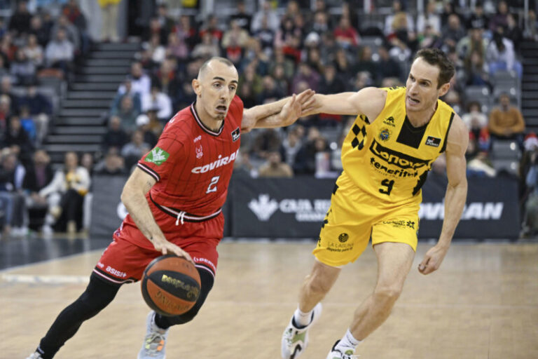 68-80. El Lenovo Tenerife gana en Granada y sigue con opciones de entrar en la Copa del Rey