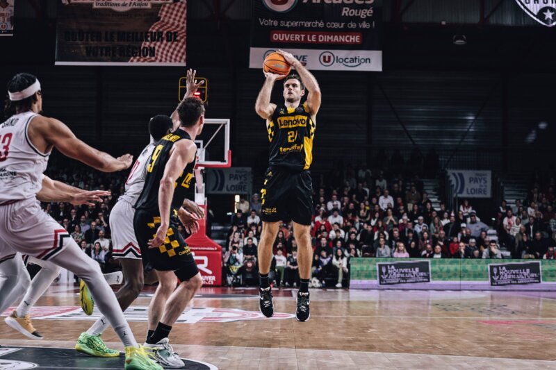 85-91. El Lenovo Tenerife gana al Cholet y se asegura el liderato