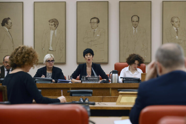 Elma Saiz apela a la colaboración de las CCAA para acoger menores migrantes