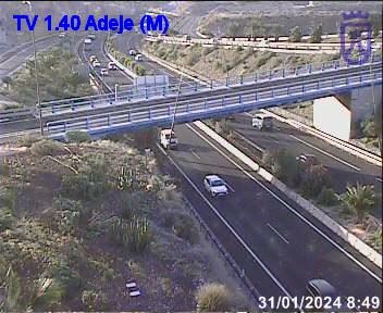 Un hombre en estado grave tras chocar frontalmente su coche contra otro en Adeje