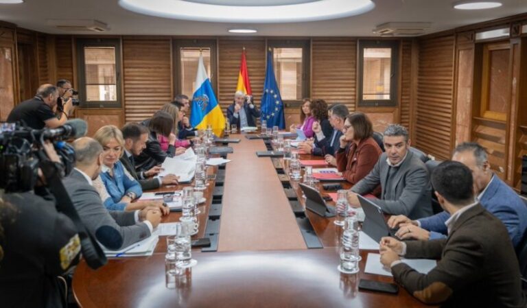 El Gobierno canario habla de “gravedad” y “preocupación” por la situación migratoria