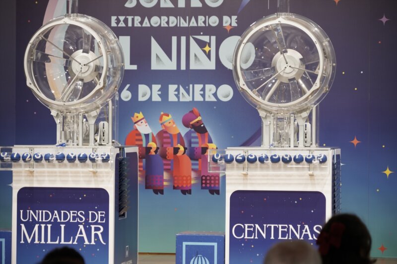¿Cuál es el reintegro que más sale en la lotería del niño? Los bombos antes de la celebración del Sorteo Extraordinario del Niño, a 6 de enero de 2023, en Madrid/ Europa Press (ARCHIVO)