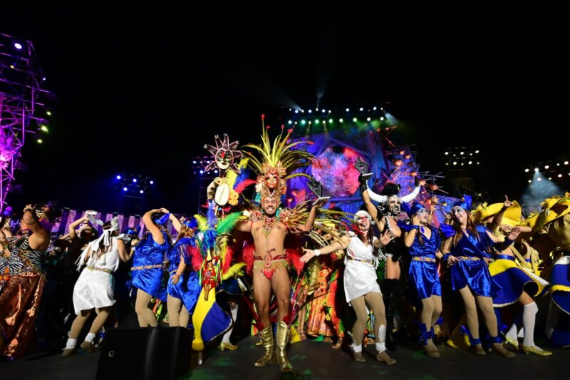Hassan Tejera gana el concurso de disfraces de "Los carnavales del mundo"