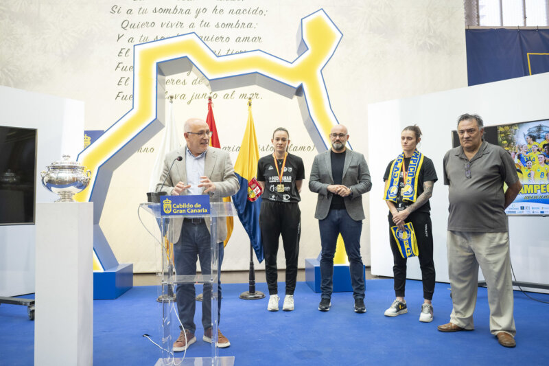 Recibimiento en el Cabildo de Gran Canaria de las campeonas del Hidramar Gran Canaria / Cabildo de Gran Canaria 