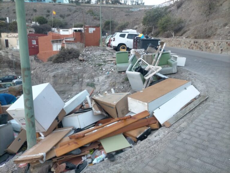 Sancionan a tres personas por macrovertidos en la capital grancanaria