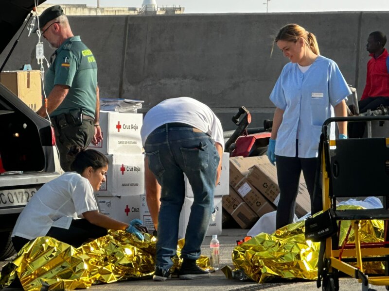 Tres fallecidos en un cayuco que llega a El Hierro