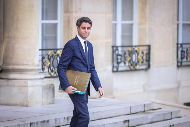 Macron designa como primer ministro a Gabriel Attal