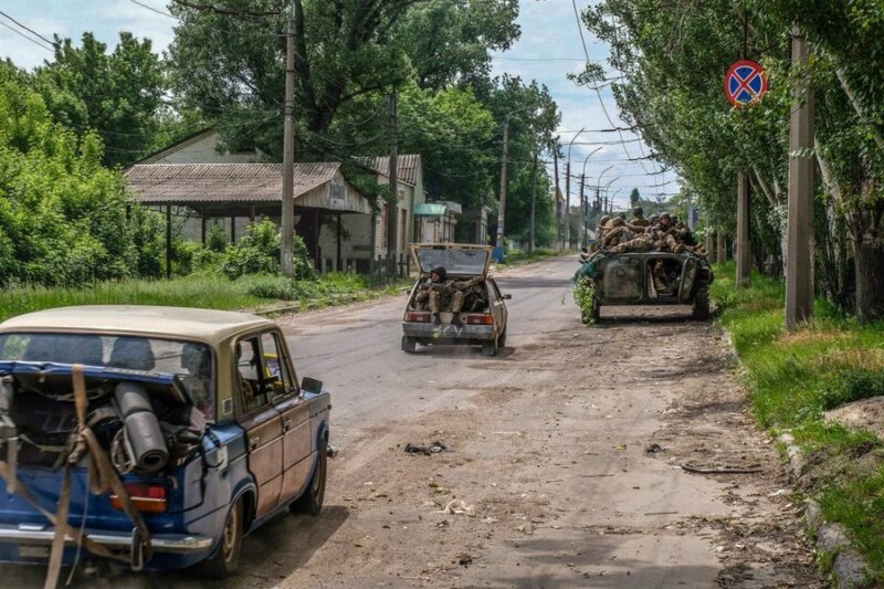Intercambio de prisioneros entre Ucrania y Rusia. Imagen: Soldados de Ucrania en la ciudad de Lisichansk, situada en los alrededores de Severodonetsk. Rick Mave / Zuma Press / ContactoPhoto - Archivo