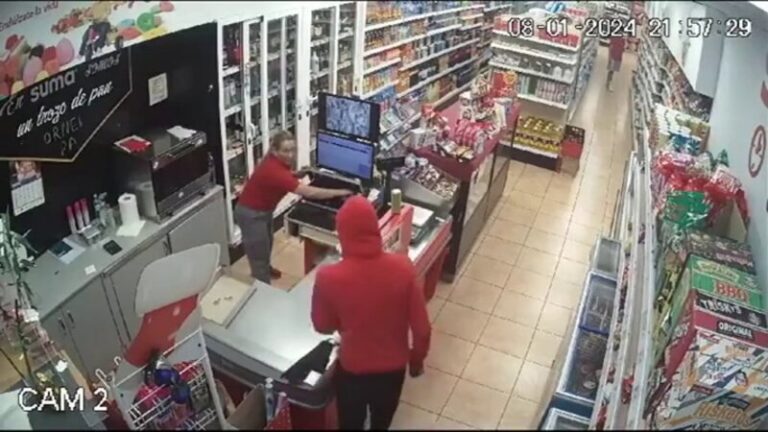 Buscan al autor de un atraco en un supermercado de Vecindario