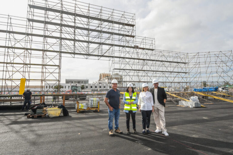 Comienza el montaje del escenario del Carnaval de Las Palmas de Gran Canaria 2024