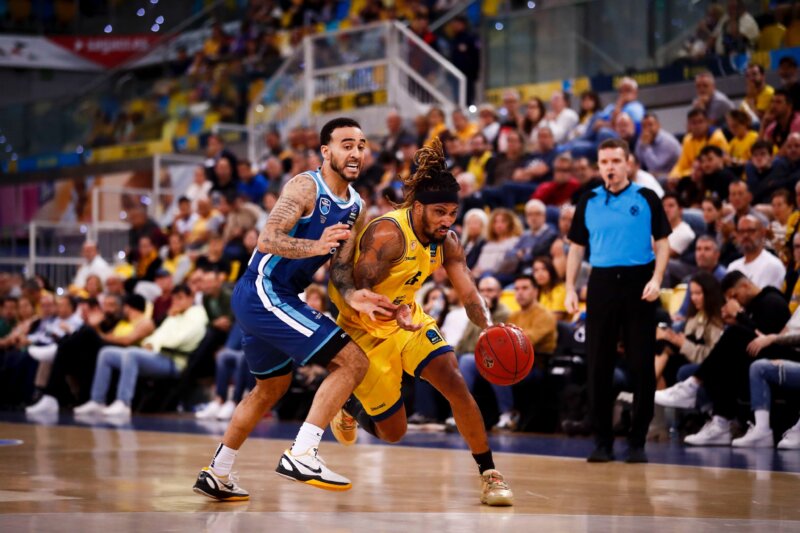 Imagen del partido de anoche en el Gran Canaria Arena. Foto "X" Dreamland Gran Canaria. El equipo isleño pierde ante el Turk Telekom (73-83)