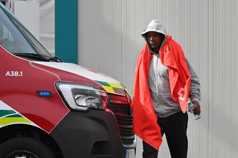 Primera víctima mortal migrante del año. Imagen:: Migrante de las últimas embarcaciones llegadas a la isla de El Hierro. EFE
