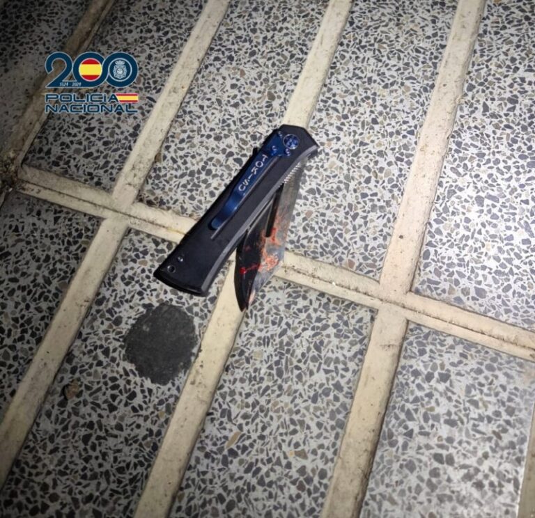 Detenido un menor de 17 años por agredir con una navaja a dos personas