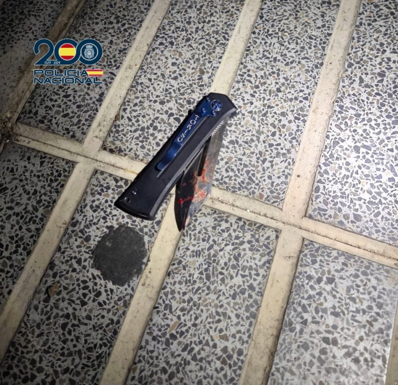 Detenido un menor de 17 años. Navaja localizada por los agentes de la Policía Nacional. Imagen Policía Nacional