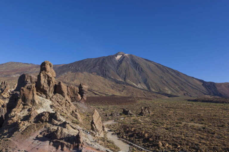 El PEVOLCA afirma que no hay señales precursoras de una erupción en Tenerife