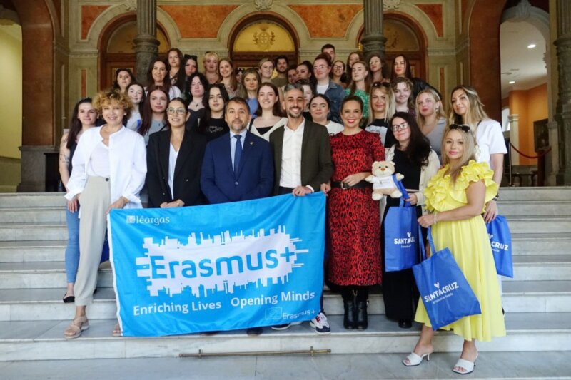 Erasmus de diseño, moda y maquillaje participan en el Carnaval de Santa Cruz de Tenerife