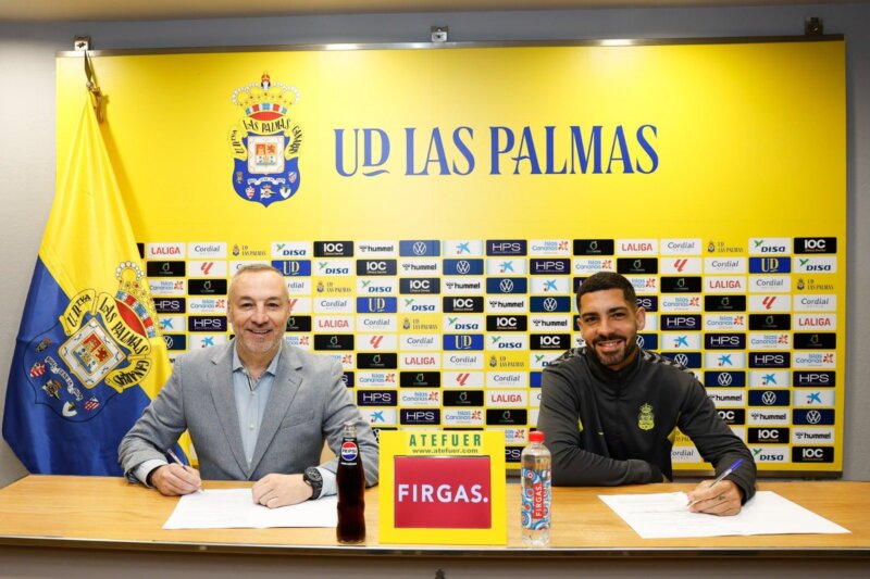 Imagen renovación Álex Suárez hasta 2026. Imagen "X" UD Las Palmas 